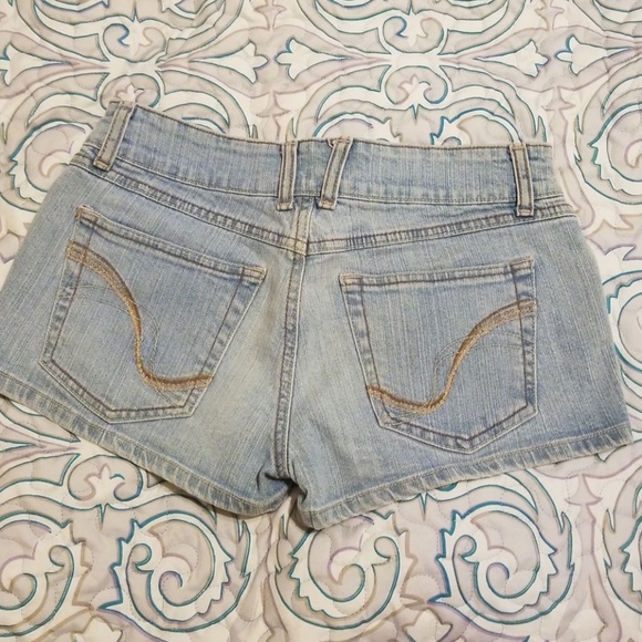 LEI DENIM SHORTS - Picture 2 of 3